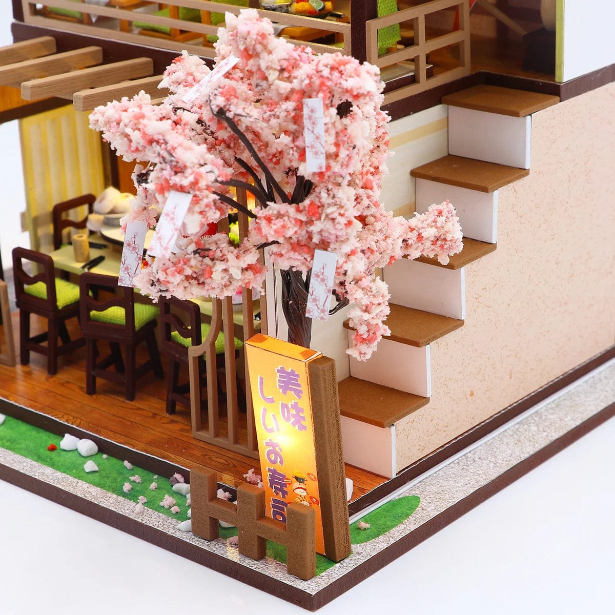 Pièces d'Exceptions Sushi Shop Doll House Mini DIY Kit Production Assembly Room Model Toys, Home Bedroom Decoration with Furniture, Wooden Crafts 3D
