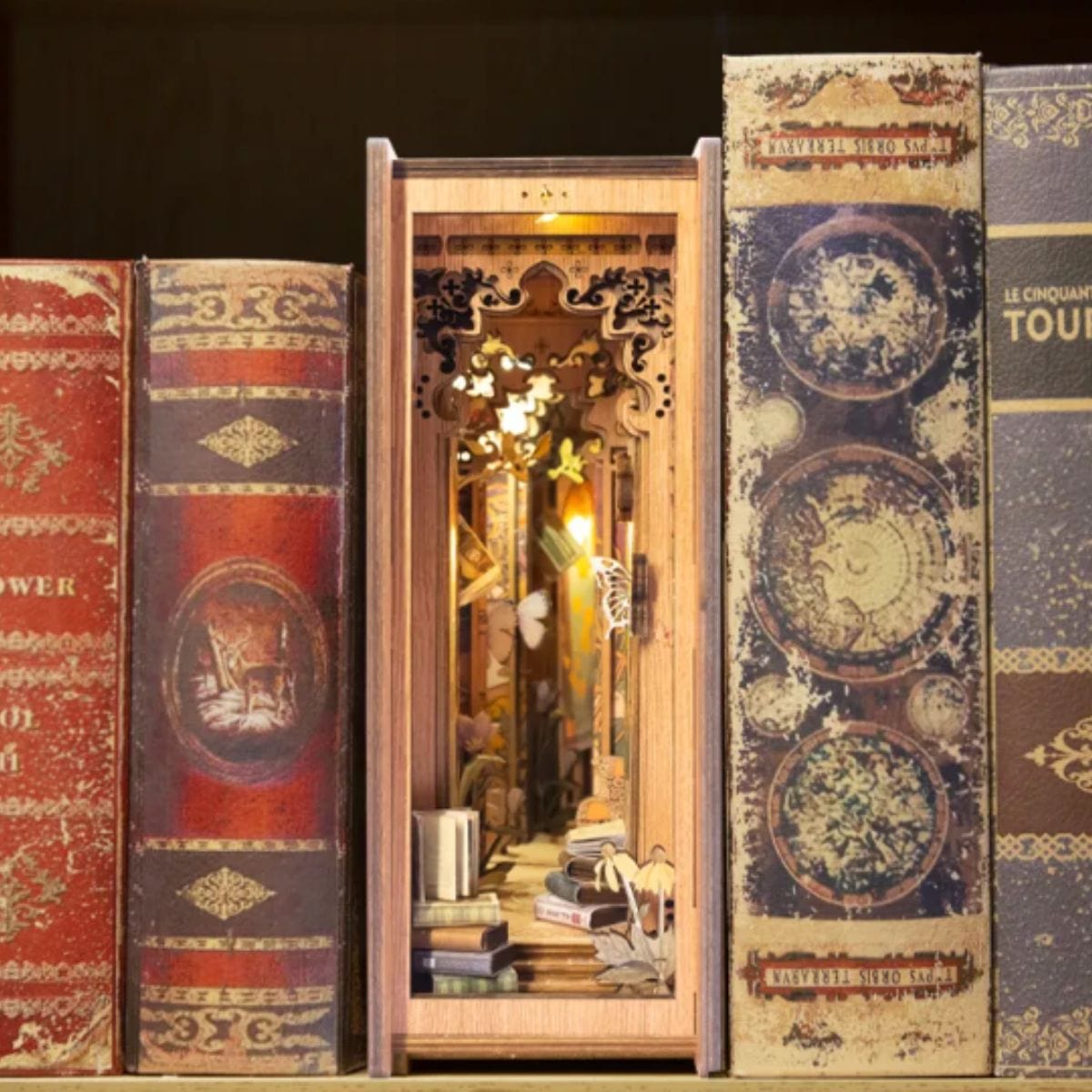 Puzzle Culture | "Terre Inconnue" Puzzle 3d Book Nook | Terre Inconnue