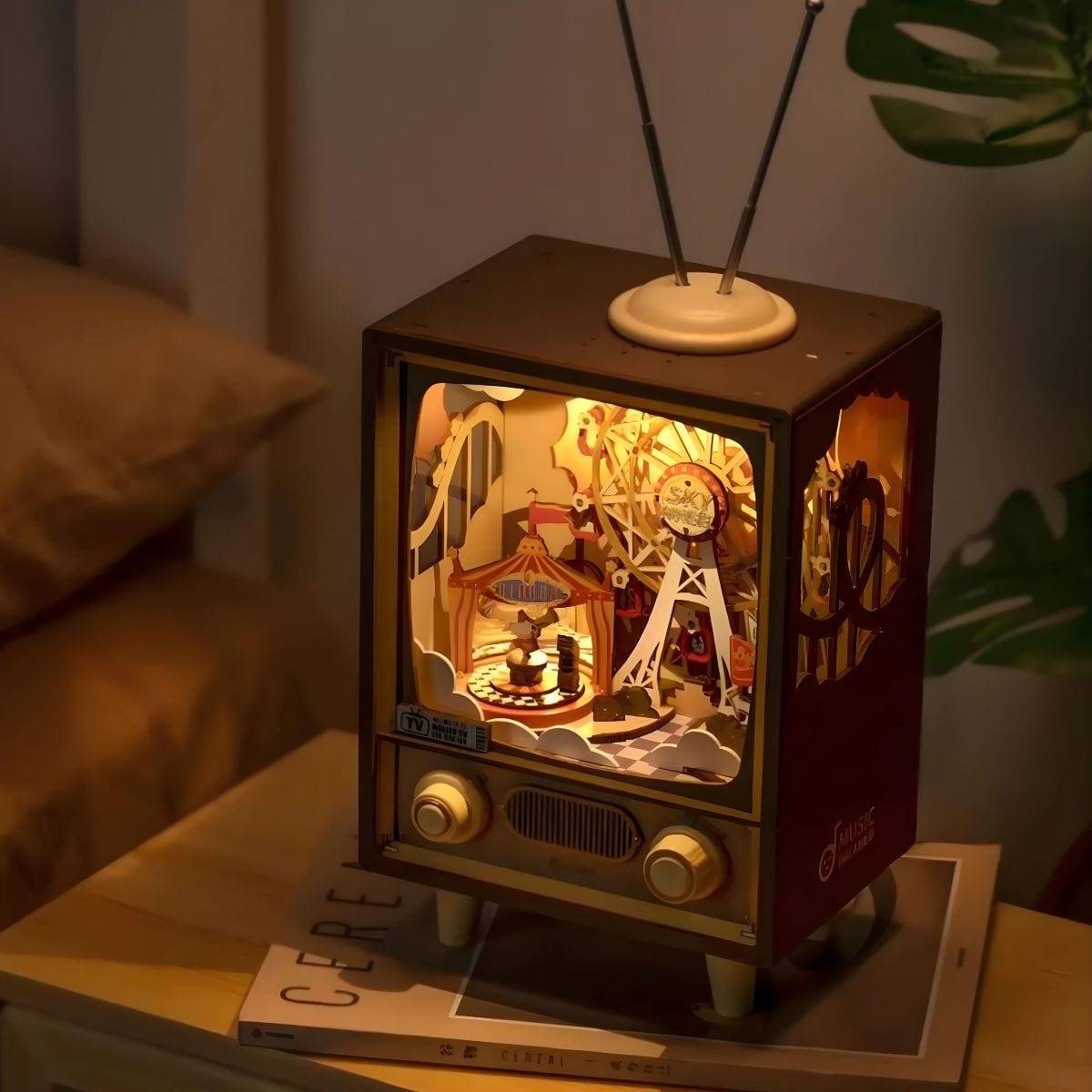 Puzzle Tele  | La Télévision Pièces d'Exceptions Monde Miniature | La Télévision